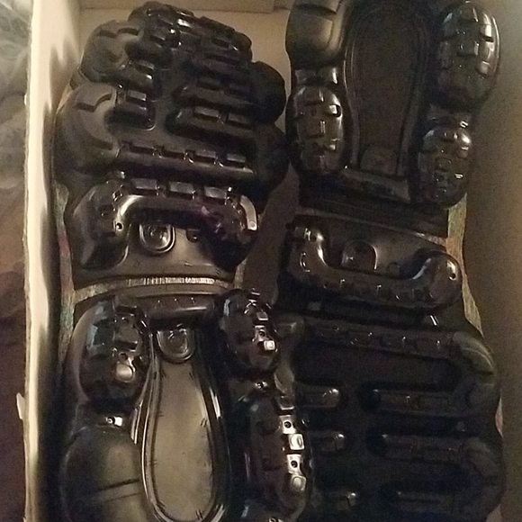 Bnib Nike Vapormax sz 7.5 - Picture 3 of 4